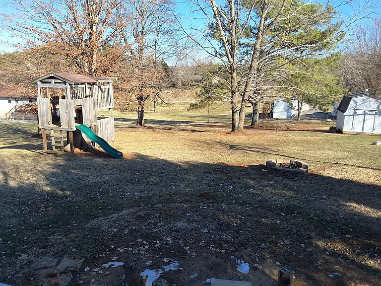 916 Chris Rd — Photo 19
