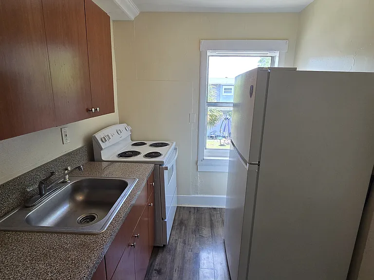 1910 1/2 23rd St S #1/2 — Photo 14
