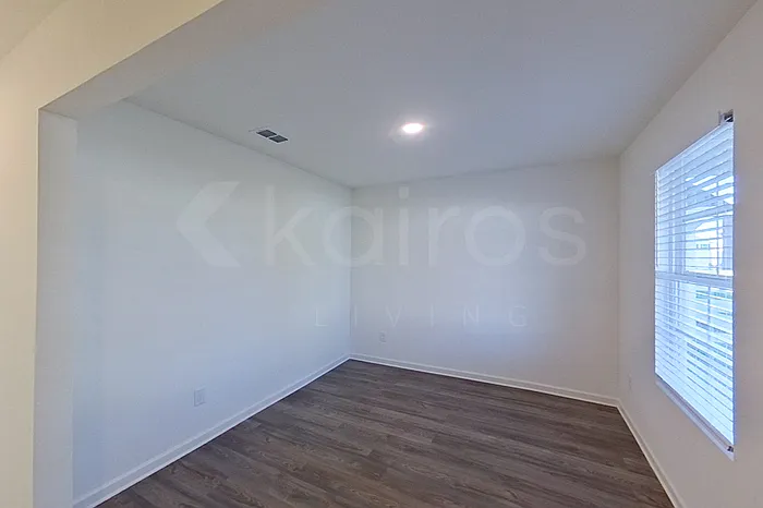 4 bed, 2.5 bath, 2014 sqft, $2,245 — Photo 2