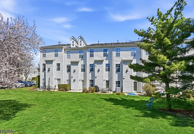 424 Hartford Dr — Photo 41