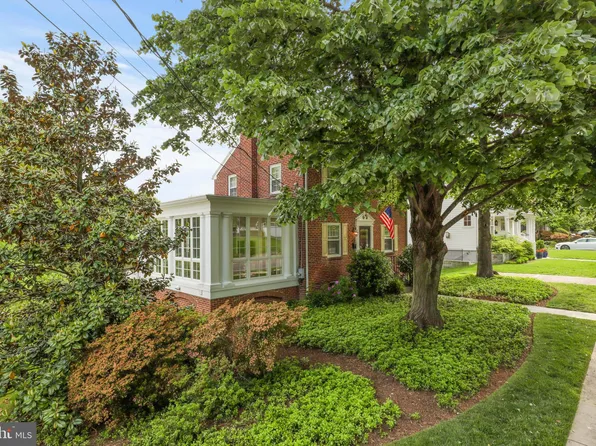 5047 36th St N, Arlington, VA 22207