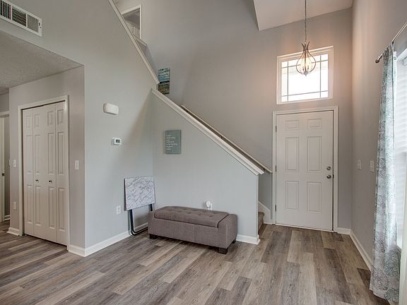 3rd image of 1055 Somerset Springs Dr