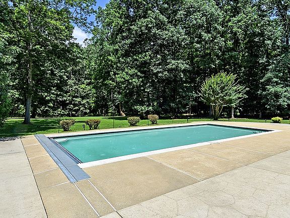 5th image of 7865 Locust Pl