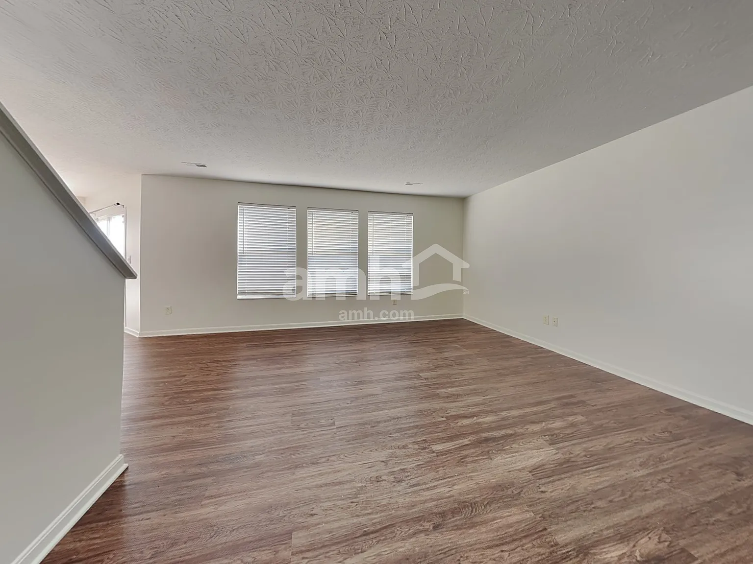 4 bed, 2.5 bath, 1829 sqft, $2,410 — Photo 4