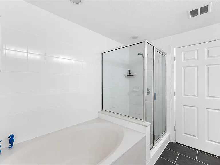 800 N Tamiami Trl #321A — Photo 35