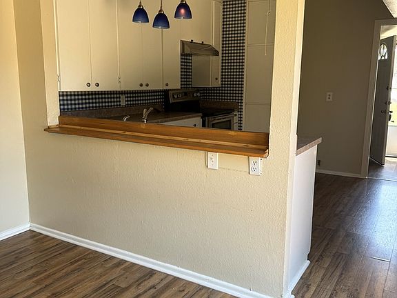4th image of 2612 Whitney Dr