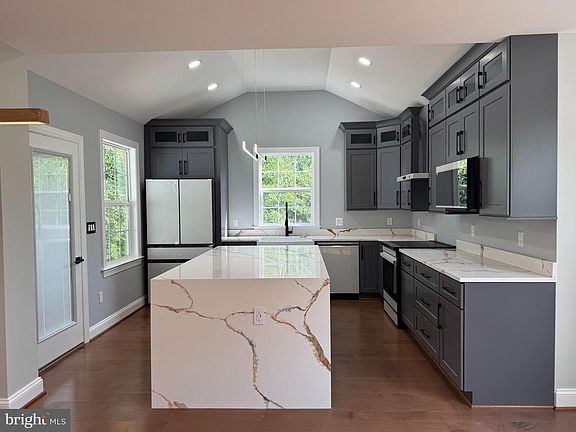 3rd image of 505 Belford Pl