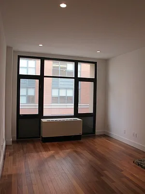 Rented by Aidonis Realty | media 7