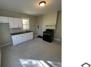 526 Grove St, Irvington, NJ 07111