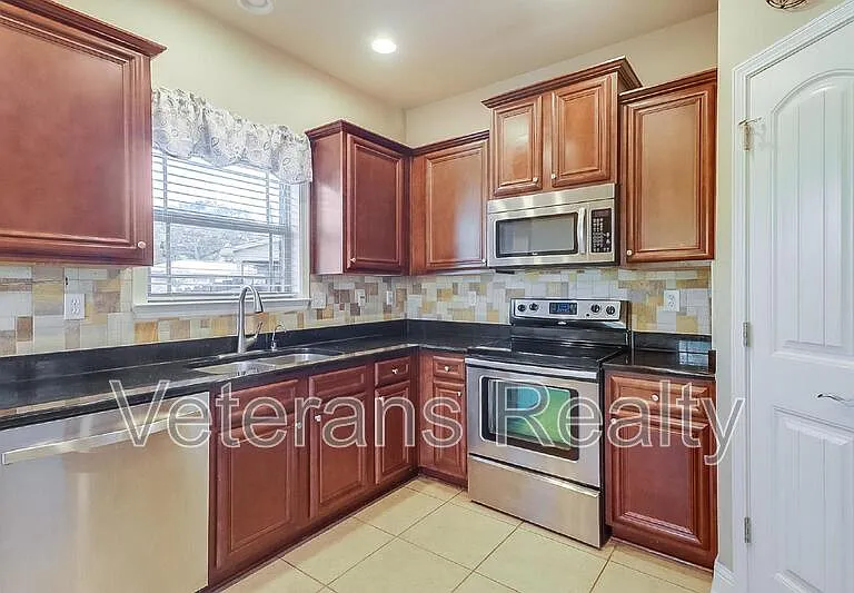 954 Old Towne St — Photo 8