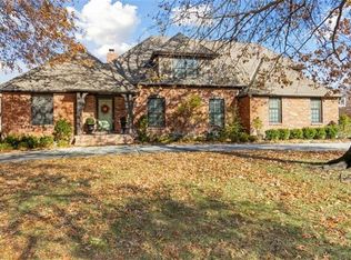 3020 W 84th St, Leawood, KS 66206