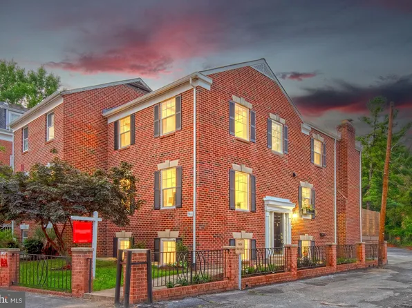 3851 Oliver St NW, Washington, DC 20015