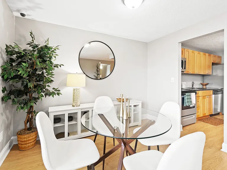 The Flats At Fox Hill — Photo 40