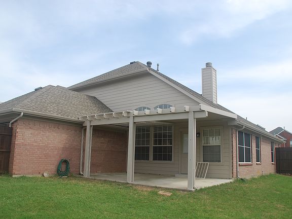 3rd image of 4425 Palmdale Dr