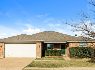 129 Phlox Ln, Burleson, TX 76028