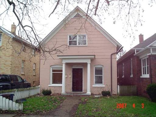 1st image of 207 W Lasalle St