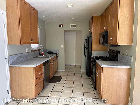 4th image of 8109 Lake Andrita Ave