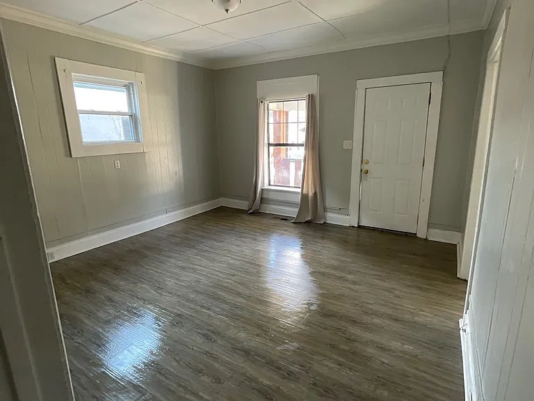 412 N Hawthorne St — Photo 8