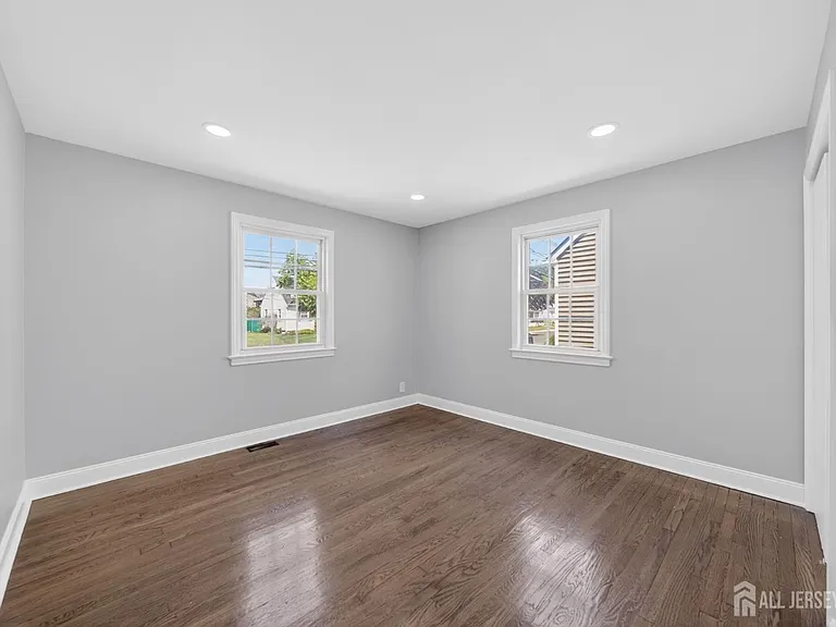 125 E Cherry St — Photo 11