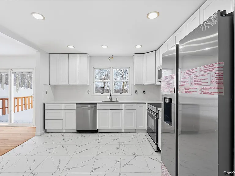 1618 Morningview Dr — Photo 14