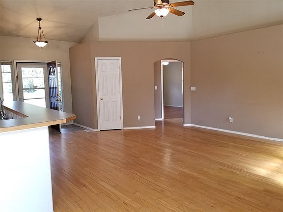 3rd image of 7833 Birch Ln