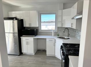 15-15 209th St #3, Bayside, NY 11360