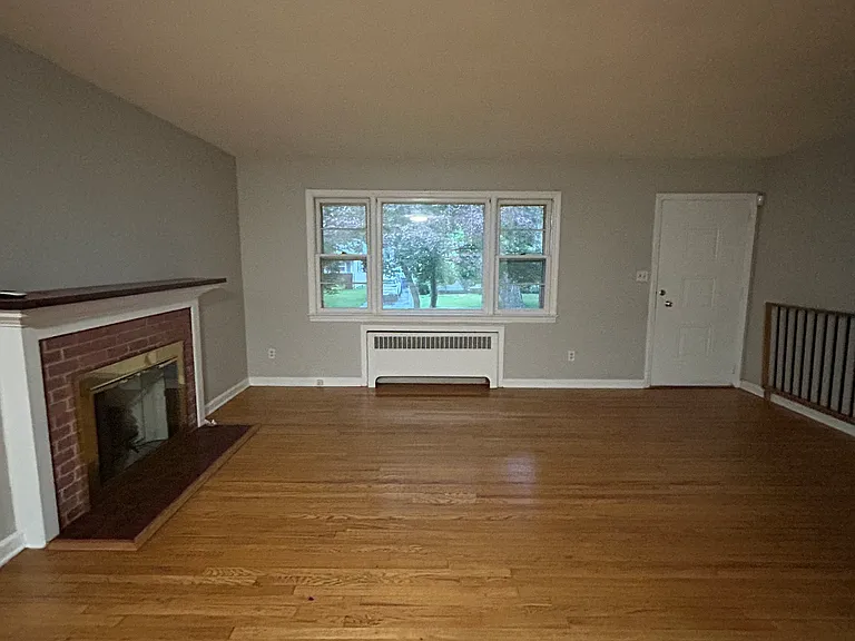 383 Jefferson Ave — Photo 3