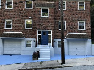 644 Green Ln, Philadelphia, PA 19128
