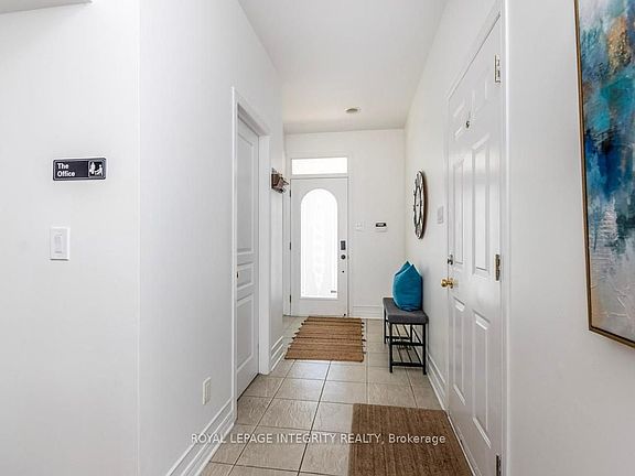 4th image of 176 Parkin Cir