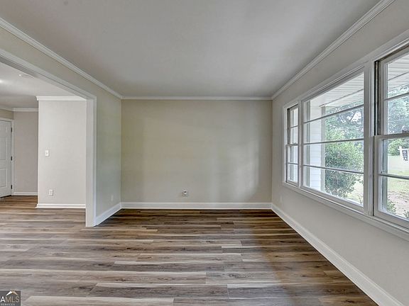 3rd image of 85 Georgia Rd