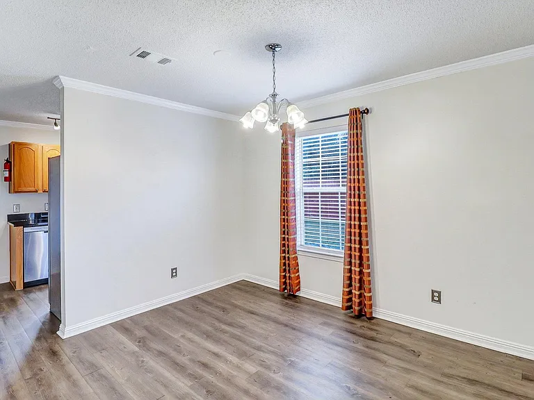106 Silverton Rd — Photo 10