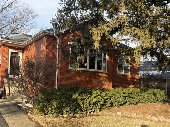 320 W Harrison Rd, Lombard, IL 60148