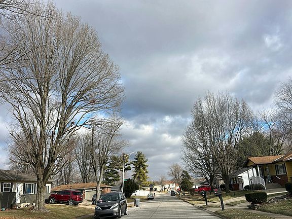 4th image of 3512 Royal Oak Dr