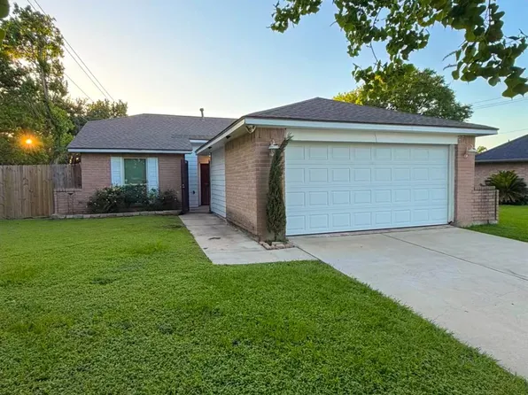 14244 Bay Gardens Dr, Sugar Land, TX 77498
