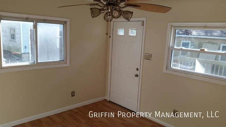 2 bed, 1120 sqft, $1,965 — Photo 4