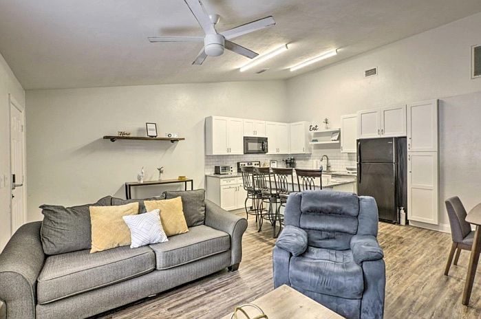 1st image of 2037 Continental Ave