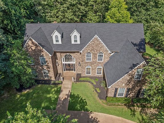 3rd image of 965 Timberlake Dr E