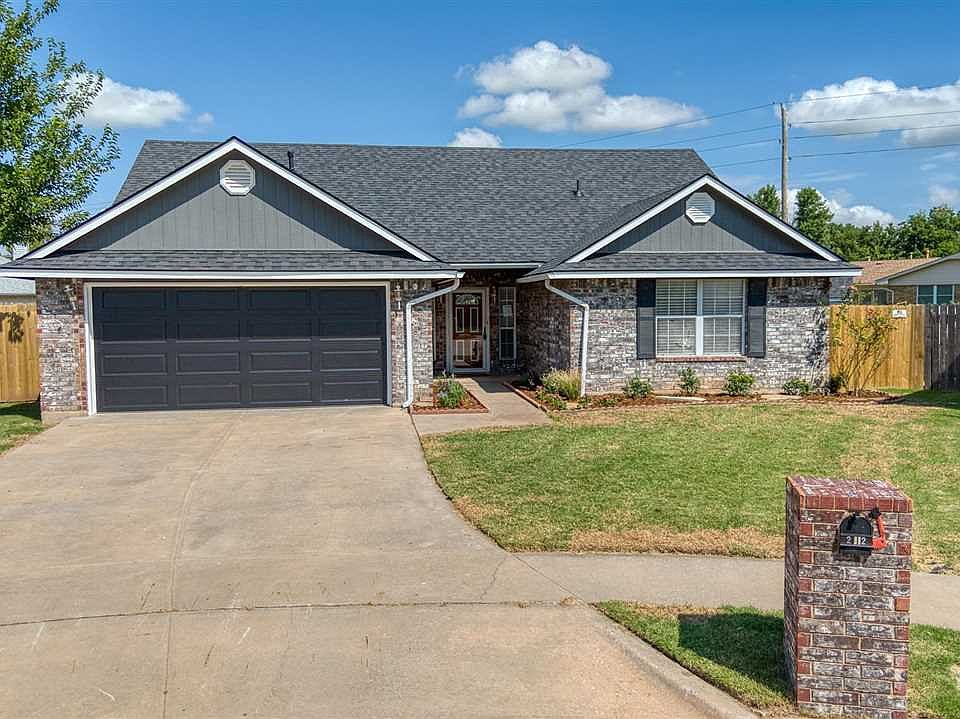 1st image of 2112 NW Ashley Cir