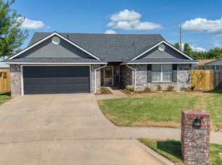 2112 NW Ashley Cir, Lawton, OK 73505
