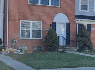 24425 Olde Orchard St, Novi, MI 48375