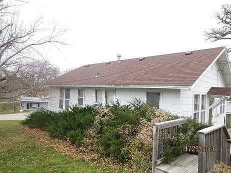 3rd image of 611 N Highway St