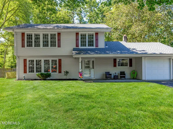 41 Cambridge Drive, Jackson, NJ 08527