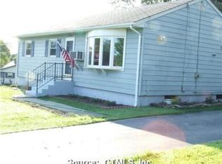 17 Brookshaven Rd, Groton, CT 06340