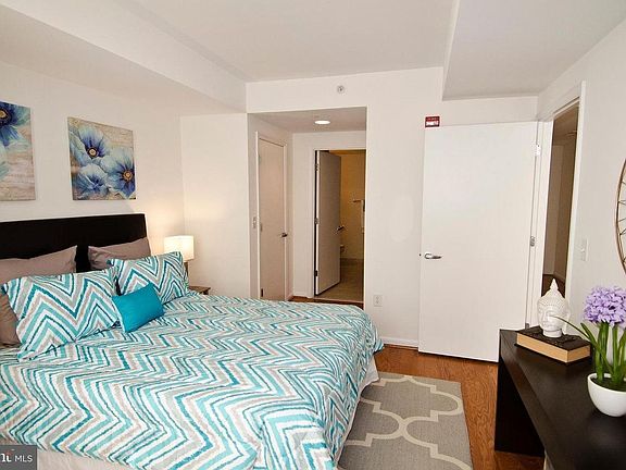 5th image of 355 I St SW APT 122