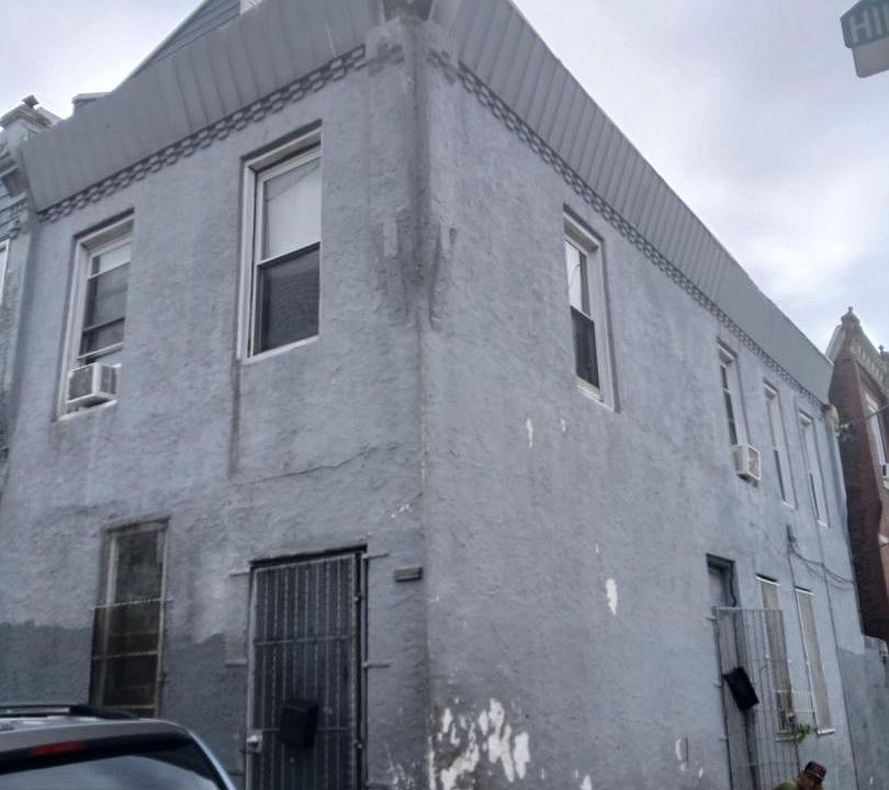 1st image of 800 E Hilton St