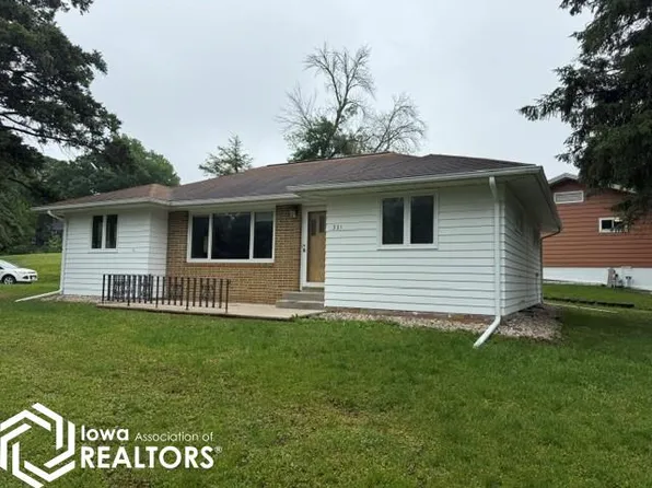 312 E Overmeyer Dr, Algona, IA 50511