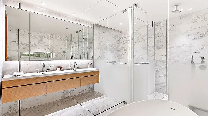 Rented by Luxus Manhattan Realty | media 12