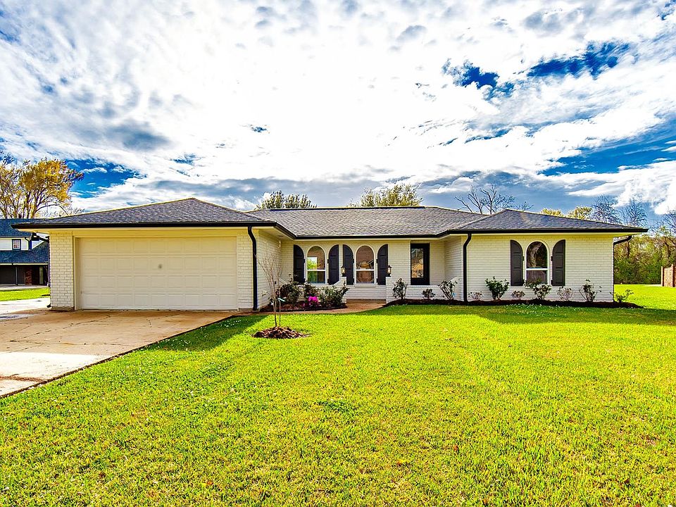 1st image of 3916 Benton Dr