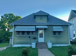 1321 N 4th St, Quincy, IL 62301