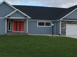 7657 N Meadow Ln, New Carlisle, IN 46552
